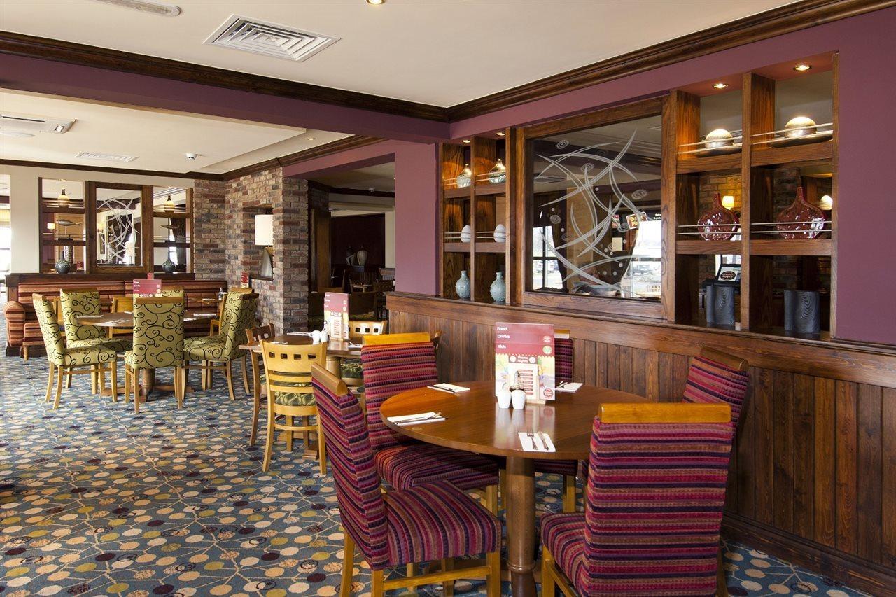 Premier Inn Bicester Exterior foto