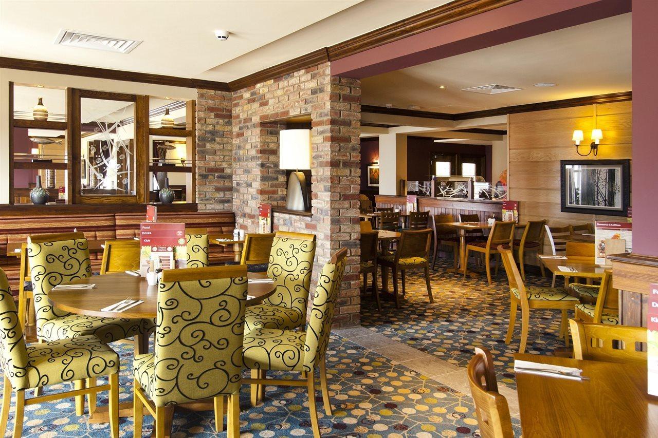 Premier Inn Bicester Exterior foto