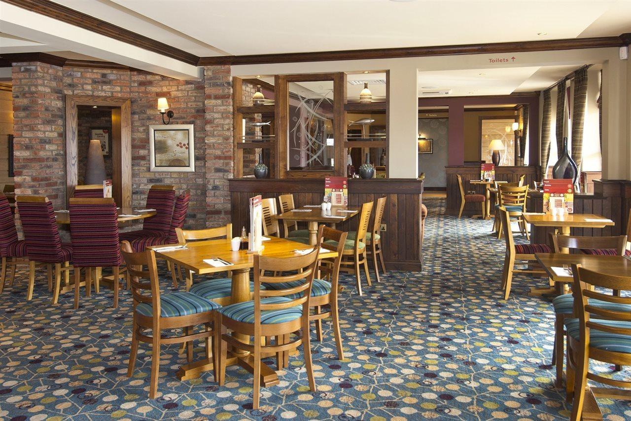 Premier Inn Bicester Exterior foto