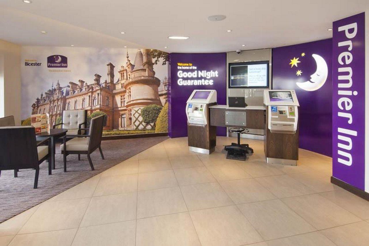 Premier Inn Bicester Exterior foto