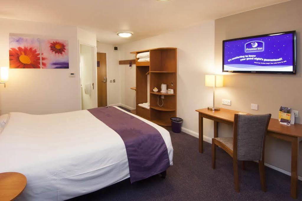 Premier Inn Bicester Exterior foto